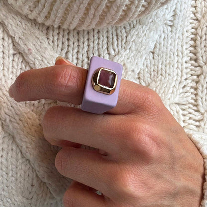 Anillo mujer color lavanda con selenita