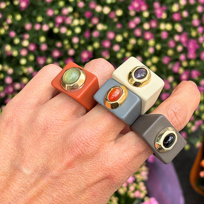 Anillo mujer crema con selenita