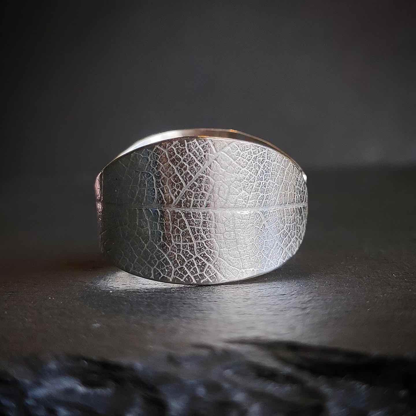 Anillo Hojas