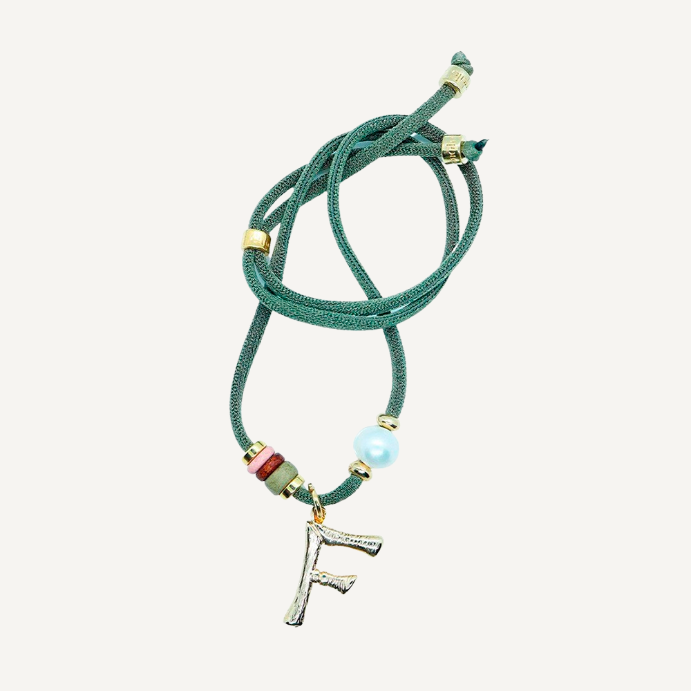 Collar Letter Miz